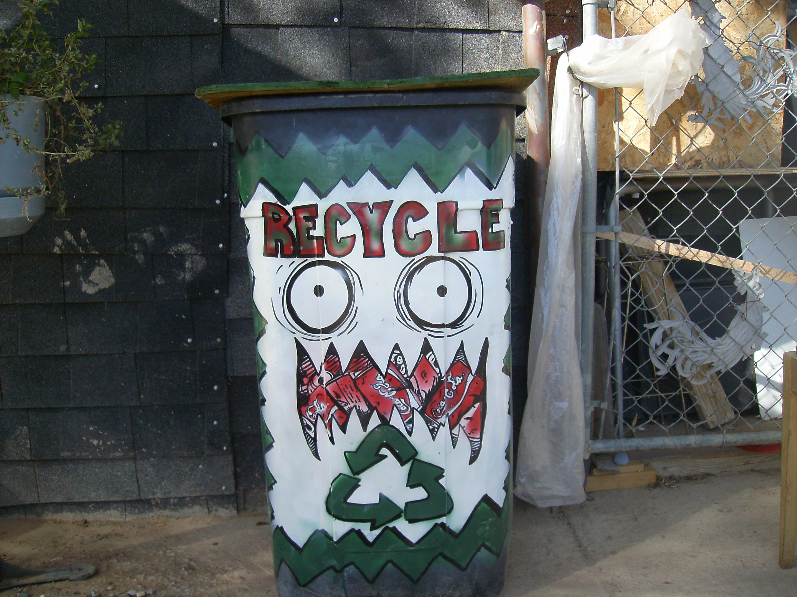 RECYCLE MONSTER